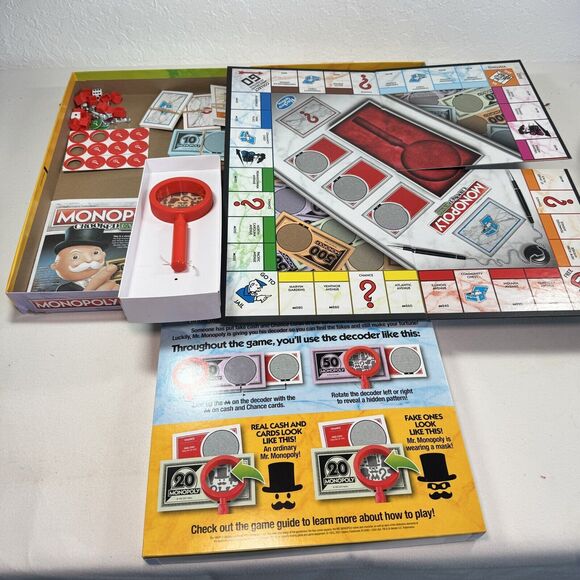 Monopoly Crooked Cash Board Game Fun Family Game - Picture 2 of 9